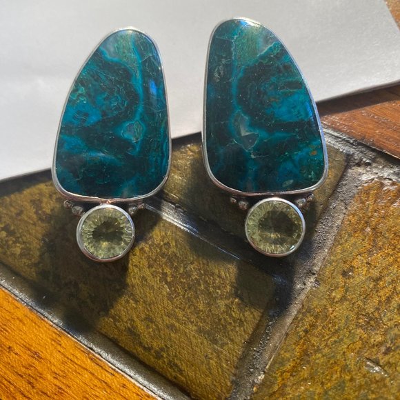 Echo of the Dreamer Clip Earrings - Picture 1 of 5